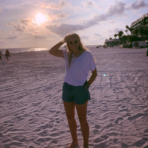 Meet your Posher, Emily - Picture 2 of 4